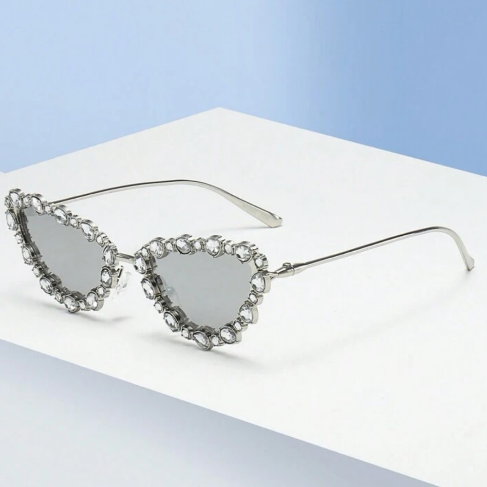 Glamorous Cat Eye Shaped Rhinestone Embellished Silver Sunglasses OS New